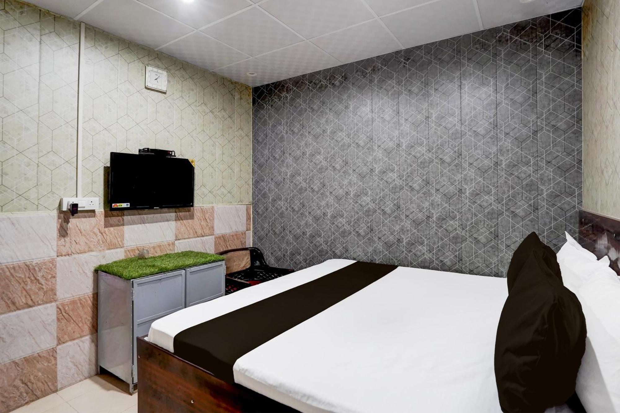Hotel O Anant Ghaziabád Exteriér fotografie